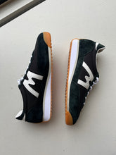 Load image into Gallery viewer, Mestari Sneaker - Black/White