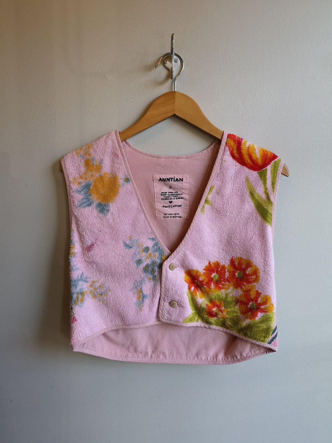 Anntian Upcycling Vest 1960 - Pink - front of Small (a) option