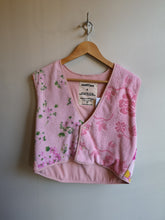 Load image into Gallery viewer, Anntian Upcycling Vest 1960 - Pink - front of Small (b) option
