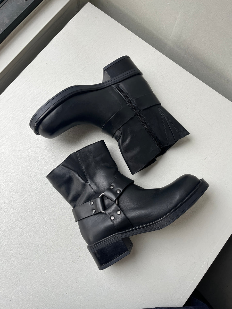 Bonham Boot Black – Eugene Choo