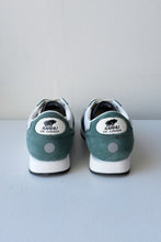 Load image into Gallery viewer, Karuhu - Albatross 82 Sneaker - Dark Forest/Caviar - back