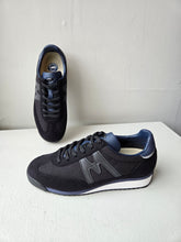 Load image into Gallery viewer, Karhu Mestari Sneaker - Jet Black/India Ink