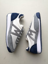 Load image into Gallery viewer, Karhu Mestari Sneaker - True Navy/Silver