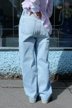 Load image into Gallery viewer, B-Sides - Plein High Straight Jean - Super Light Vintage - back