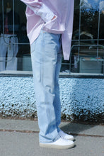 Load image into Gallery viewer, B-Sides - Plein High Straight Jean - Super Light Vintage - side

