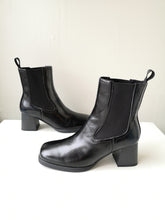 Load image into Gallery viewer, Shoe The Bear - Lila Chelsea Leather Boot - Black
