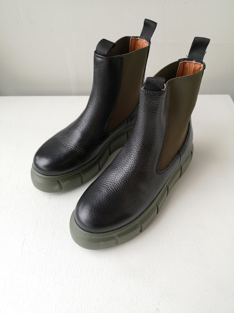 Tove Chelsea Boot Black – Eugene Choo