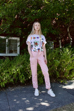 Load image into Gallery viewer, Carpenter style pockets adorn the front and back of these pants, featuring two large square thigh patch pockets on the front of the legs

