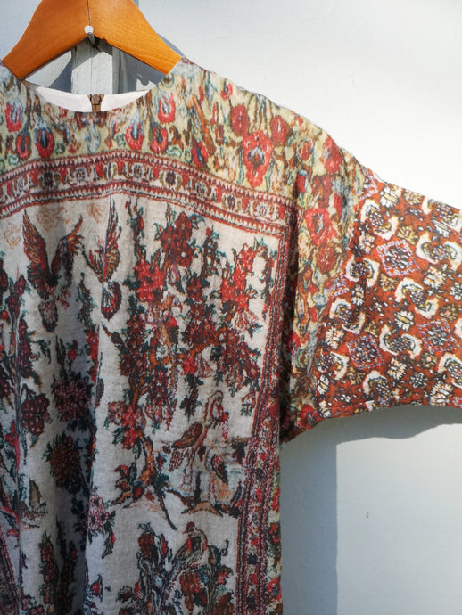 Anntian Slim Dress - Living Room Carpet - front closeup of collar, shoulder, sleeve