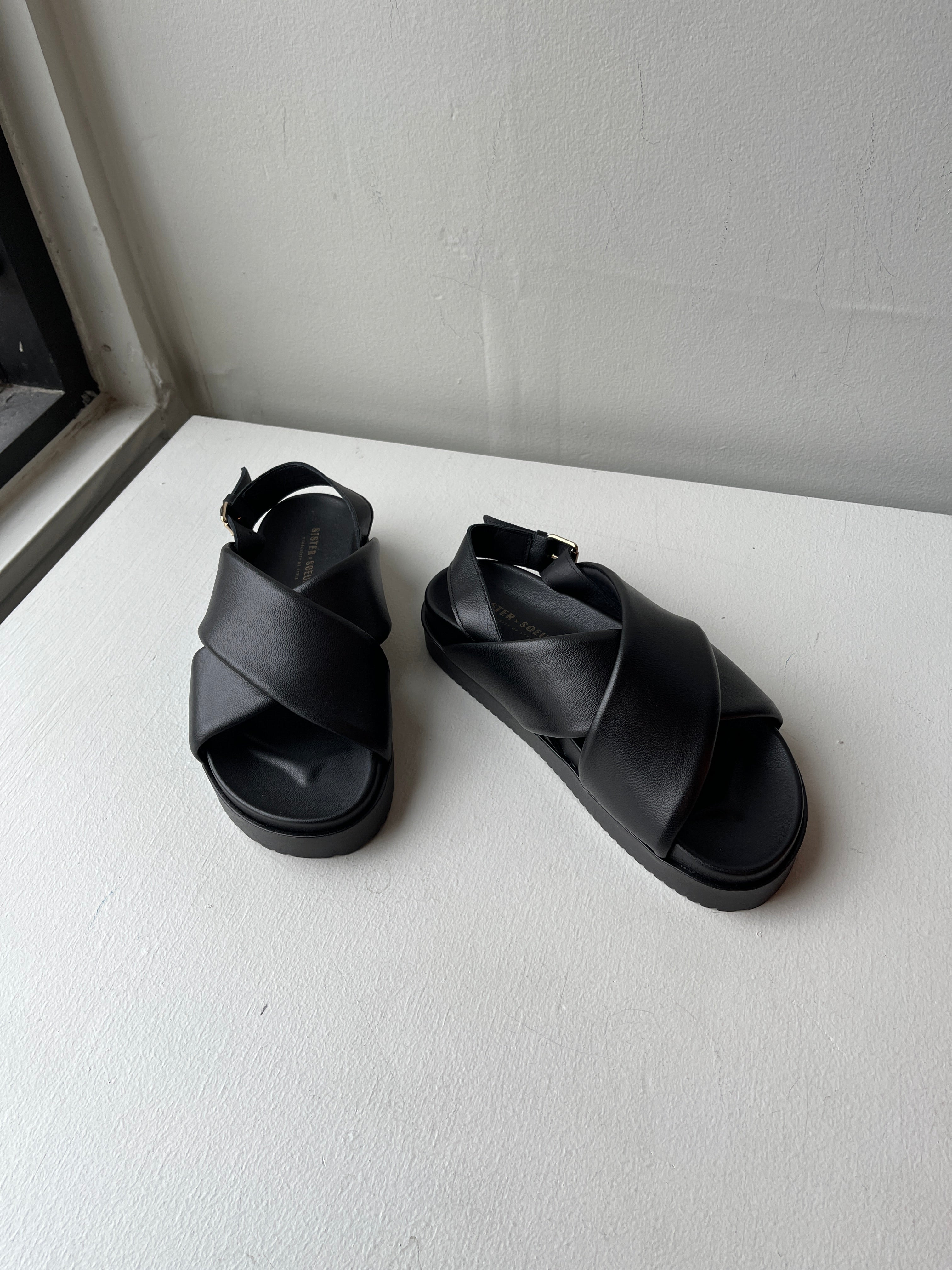 Alina Sandal - Black