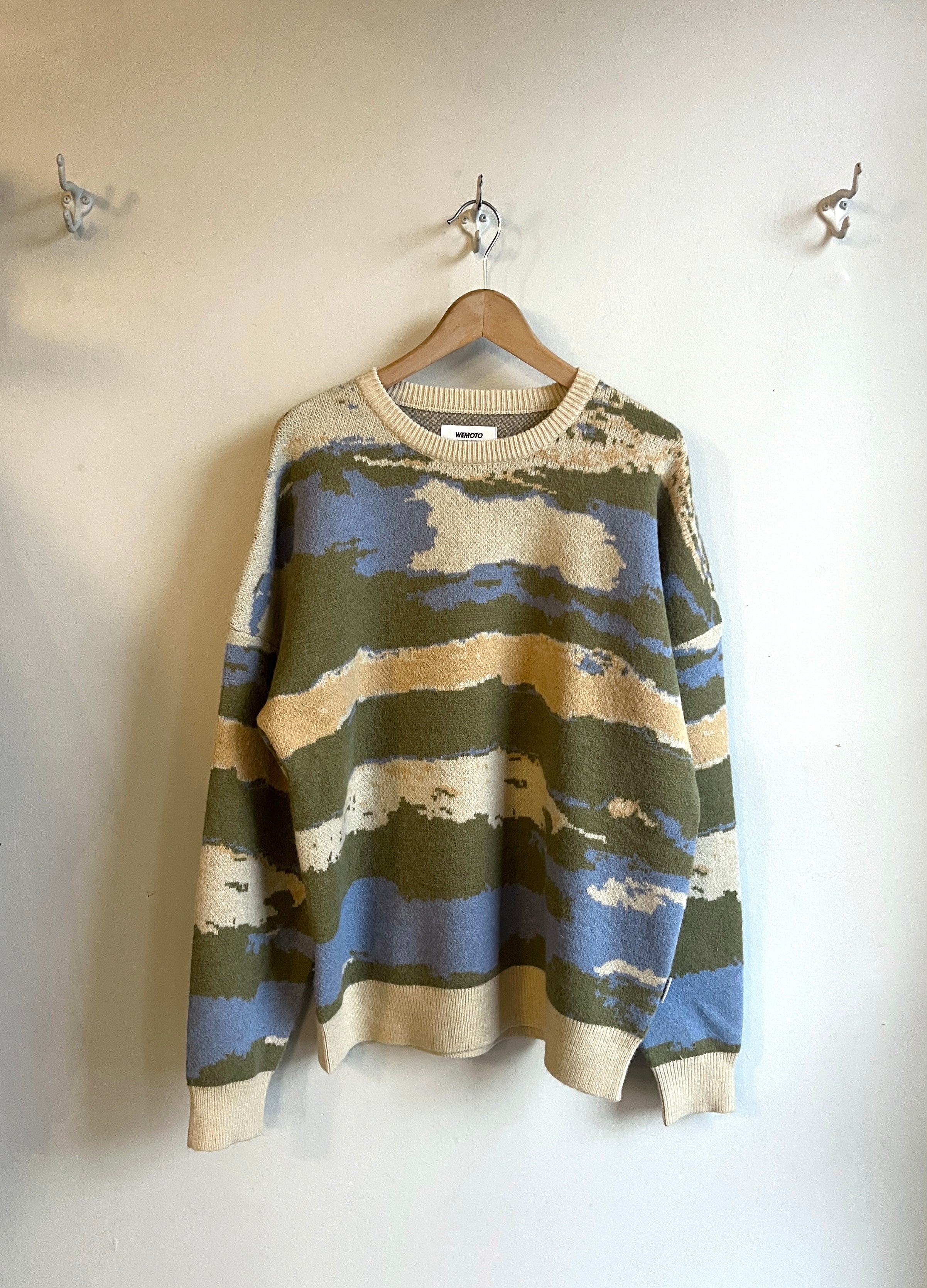 Wemoto Shane Crew Sweater - Light Olive/Blue Stone