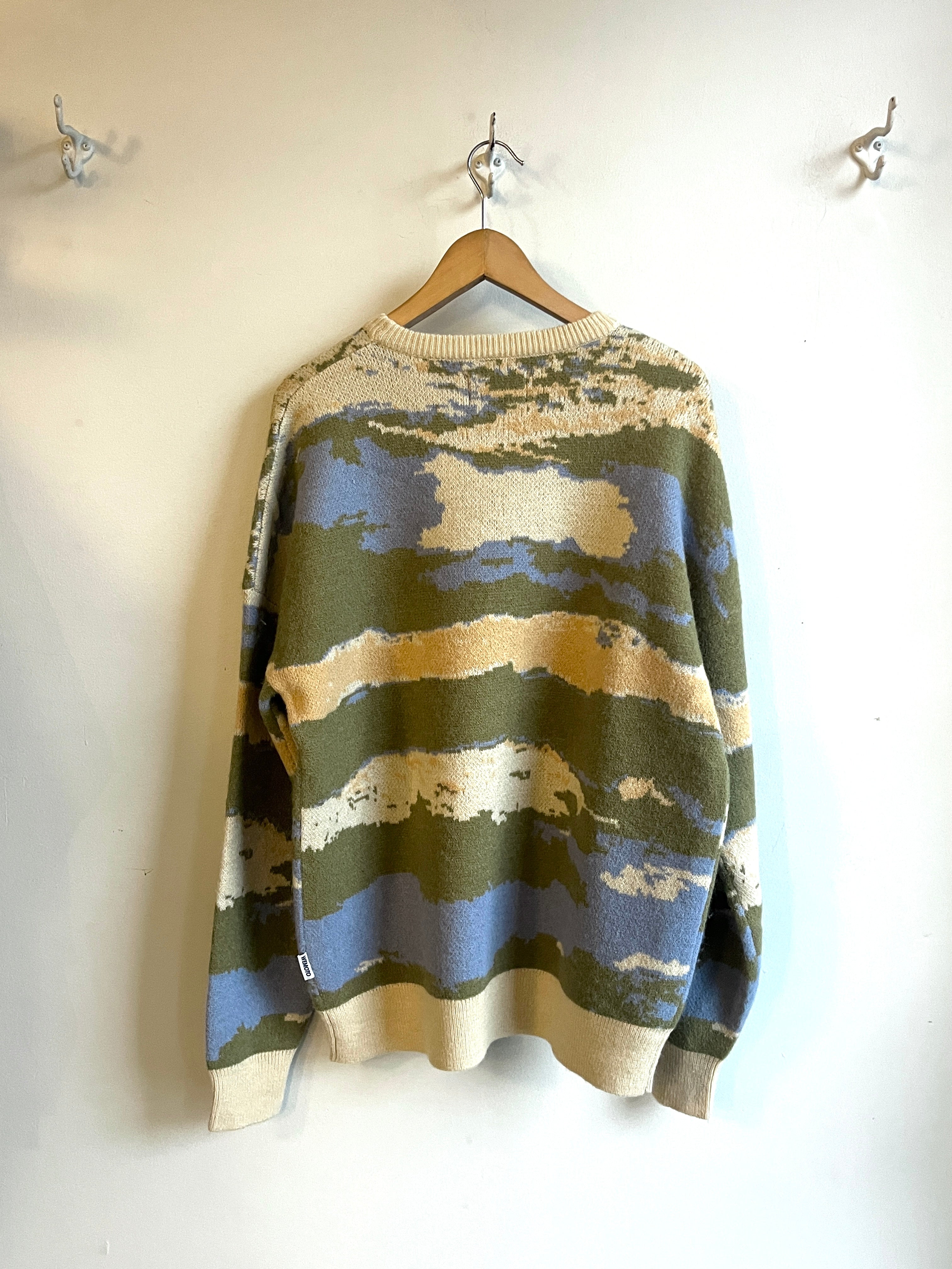 Wemoto Shane Crew Sweater - Light Olive/Blue Stone