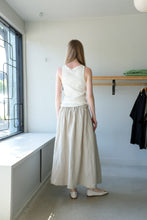 Load image into Gallery viewer, Anntian - Linen Skirt - Natural Linen - back
