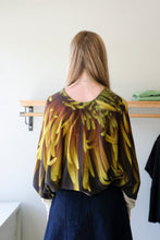 Load image into Gallery viewer, Anntian - Pullover Hemp Top - Print O (Green Floral)) -back

