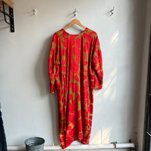 Load image into Gallery viewer, Henrik Vibskov - Tomato Dress - Curry Magenta Tomato - back
