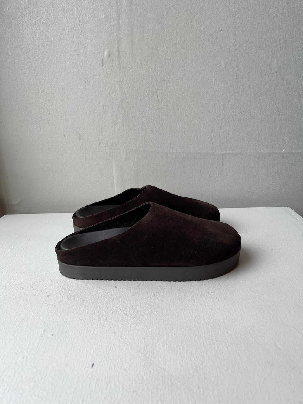 Ada Suede Clog - Dark Brown