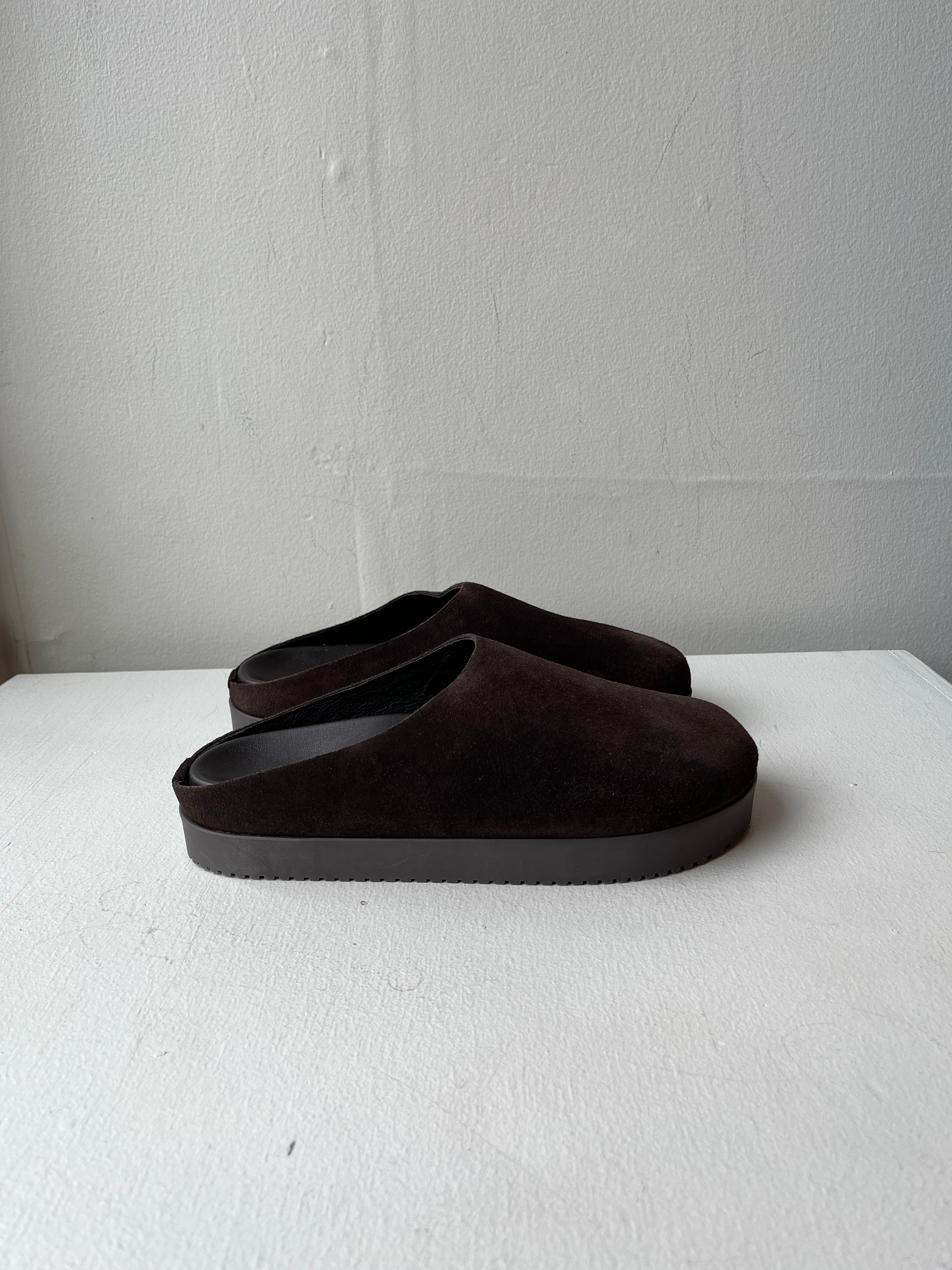 Ada Suede Clog - Dark Brown