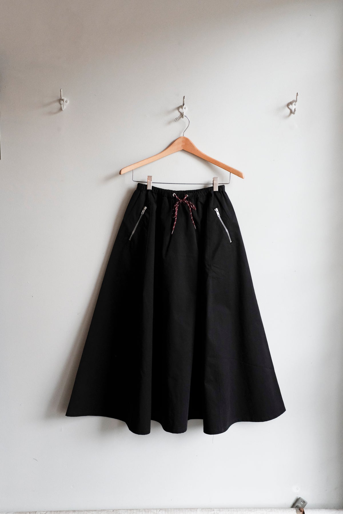 Harlin Relaxed Midi Skirt - Black