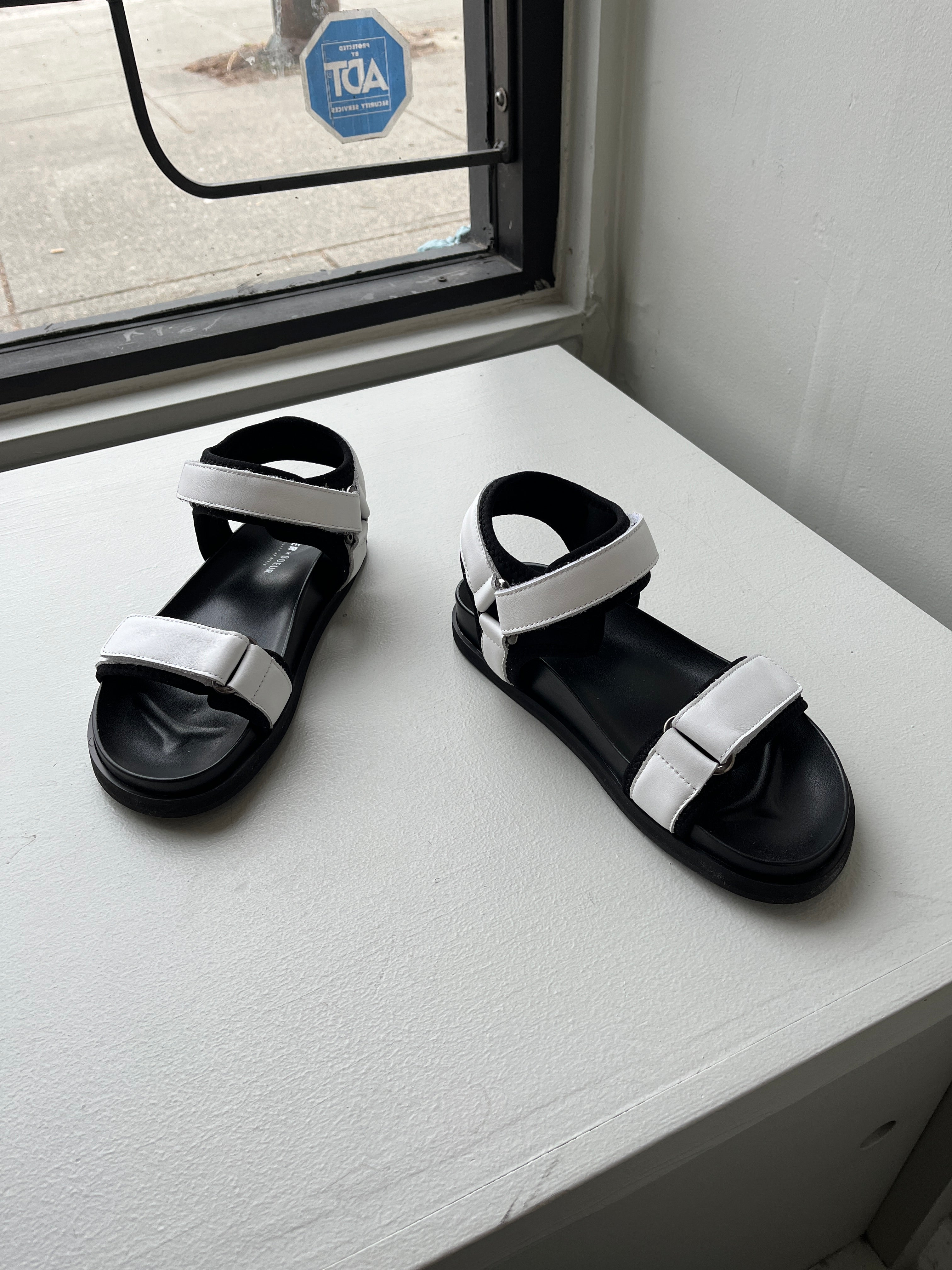Sister x Soeur - Alexa Sandal - White