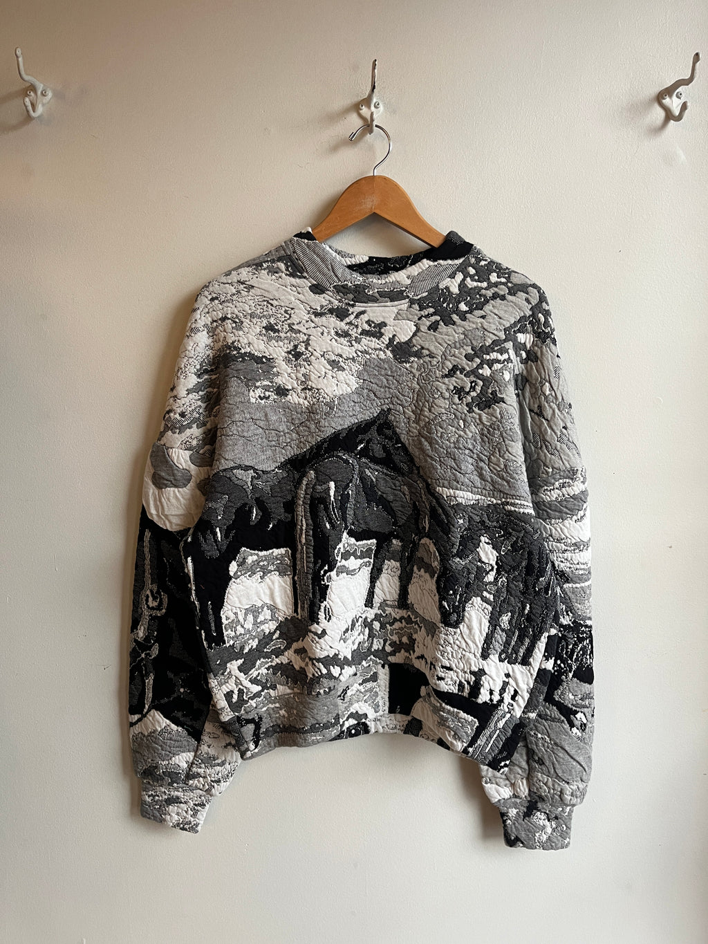 Anntian Horses Sweater - Grey