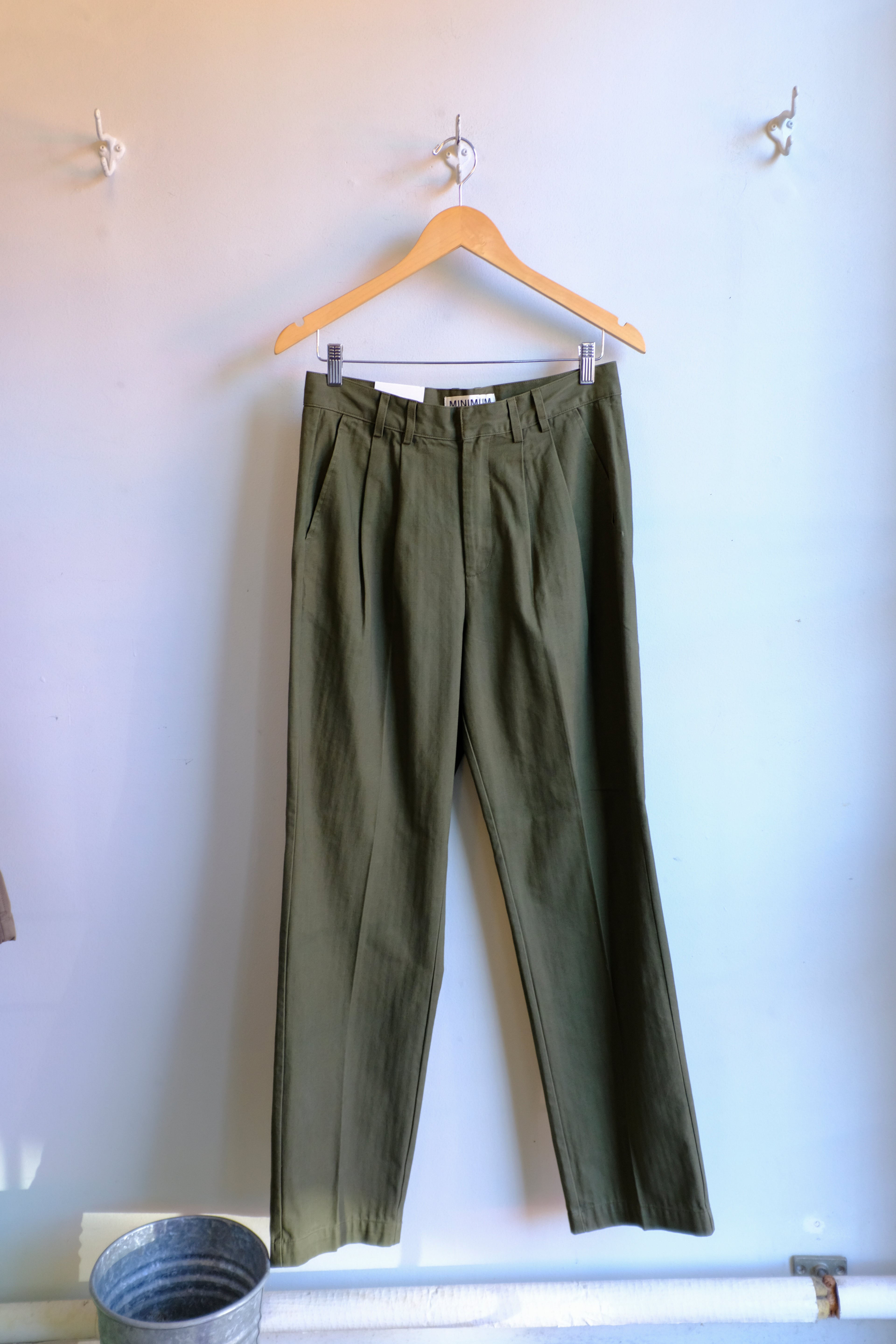 Minimum - Mathew Pant - Rosin - flat front 