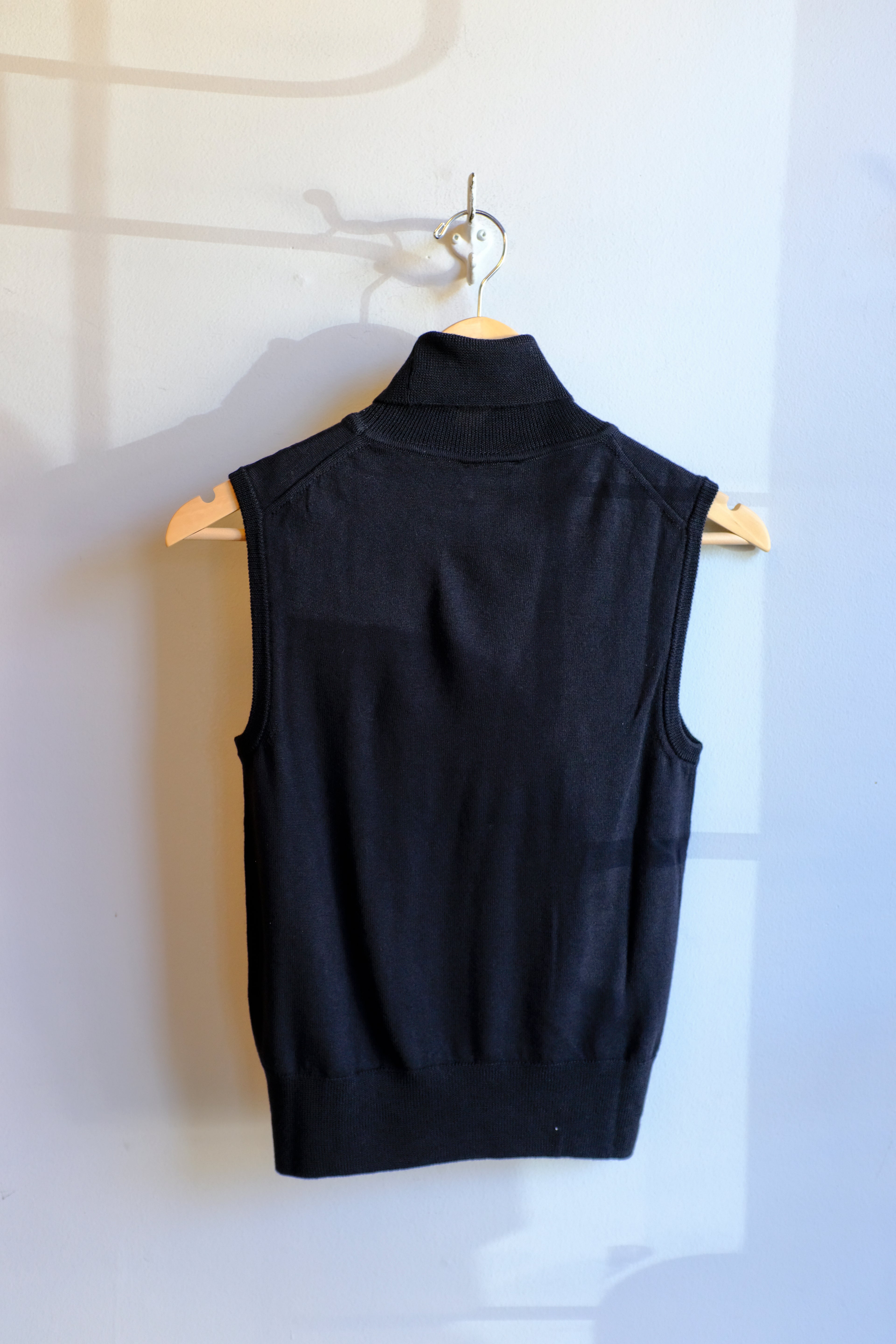 Minimum - Turtleneck Knit Vest - Black - flat back