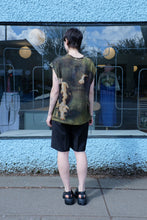 Load image into Gallery viewer, Anntian - Tank T-Shirt - Cattle - back
