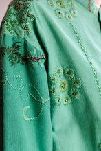 Load image into Gallery viewer, Anntian - Upcycling Shirt - Jade Vintage Table Cloth - C - side detail
