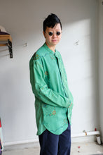 Load image into Gallery viewer, Anntian - Upcycling Shirt - Jade Vintage Table Cloth - A - side
