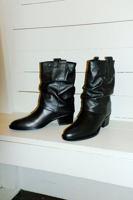 Ateliers Betsy Boot - Black