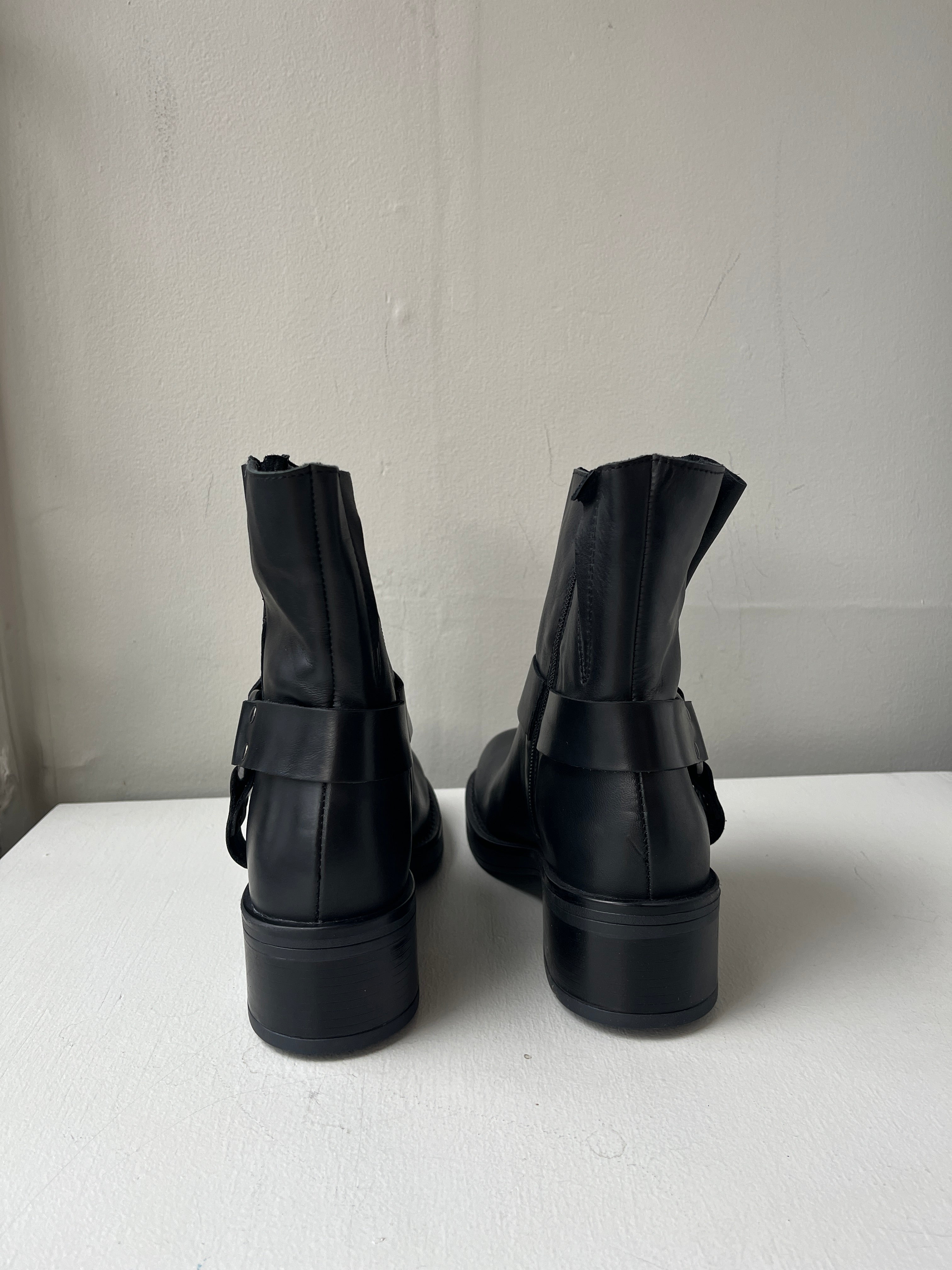 Bonham Boot Black – Eugene Choo