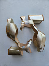 Load image into Gallery viewer, Ateliers - Erica Heeled Sandal - Gold
