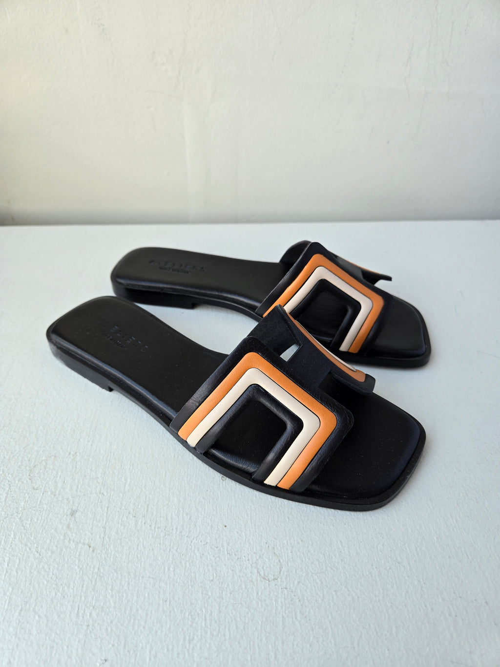 Ateliers - Fabbi Slide - Black