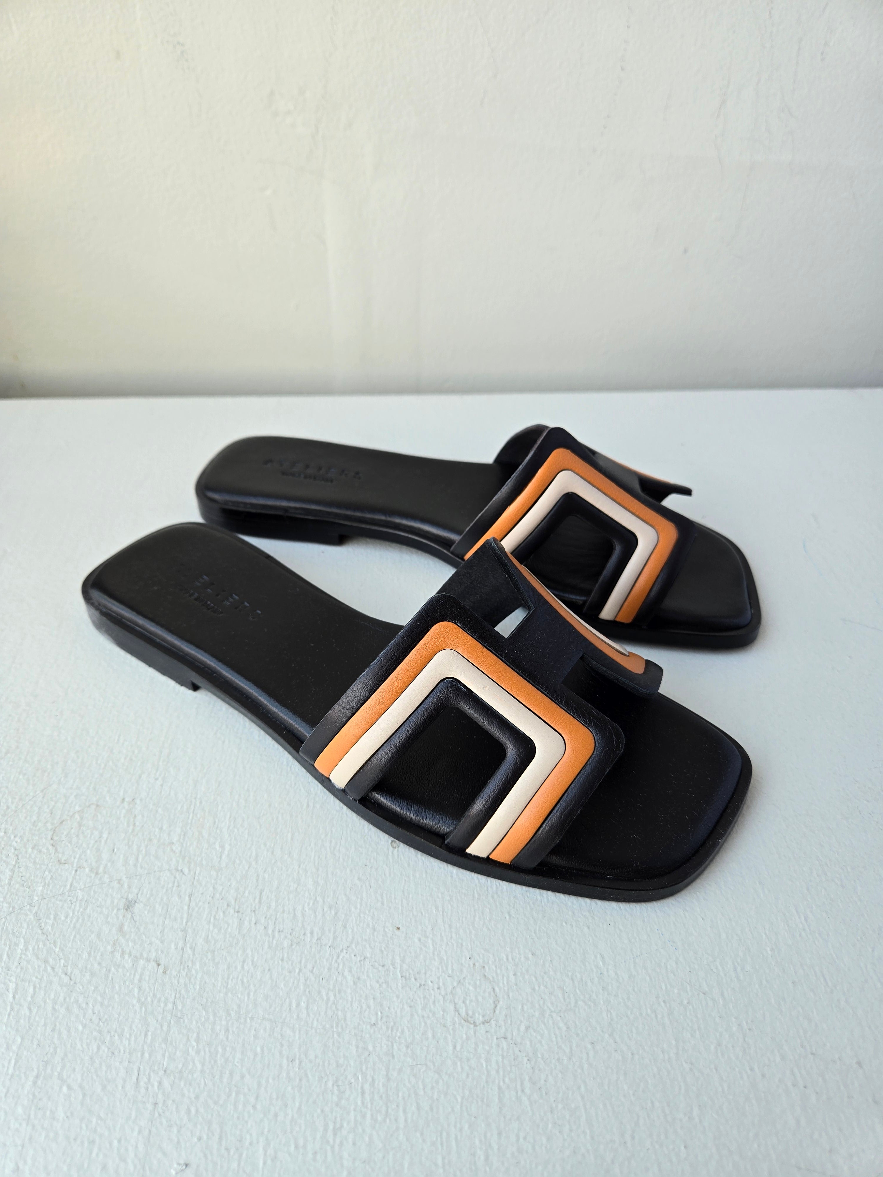 Ateliers - Fabbi Slide - Black