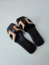 Load image into Gallery viewer, Ateliers - Fabbi Slide - Black

