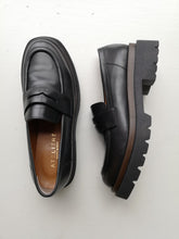 Load image into Gallery viewer, Ateliers Tiago Loafer - Black
