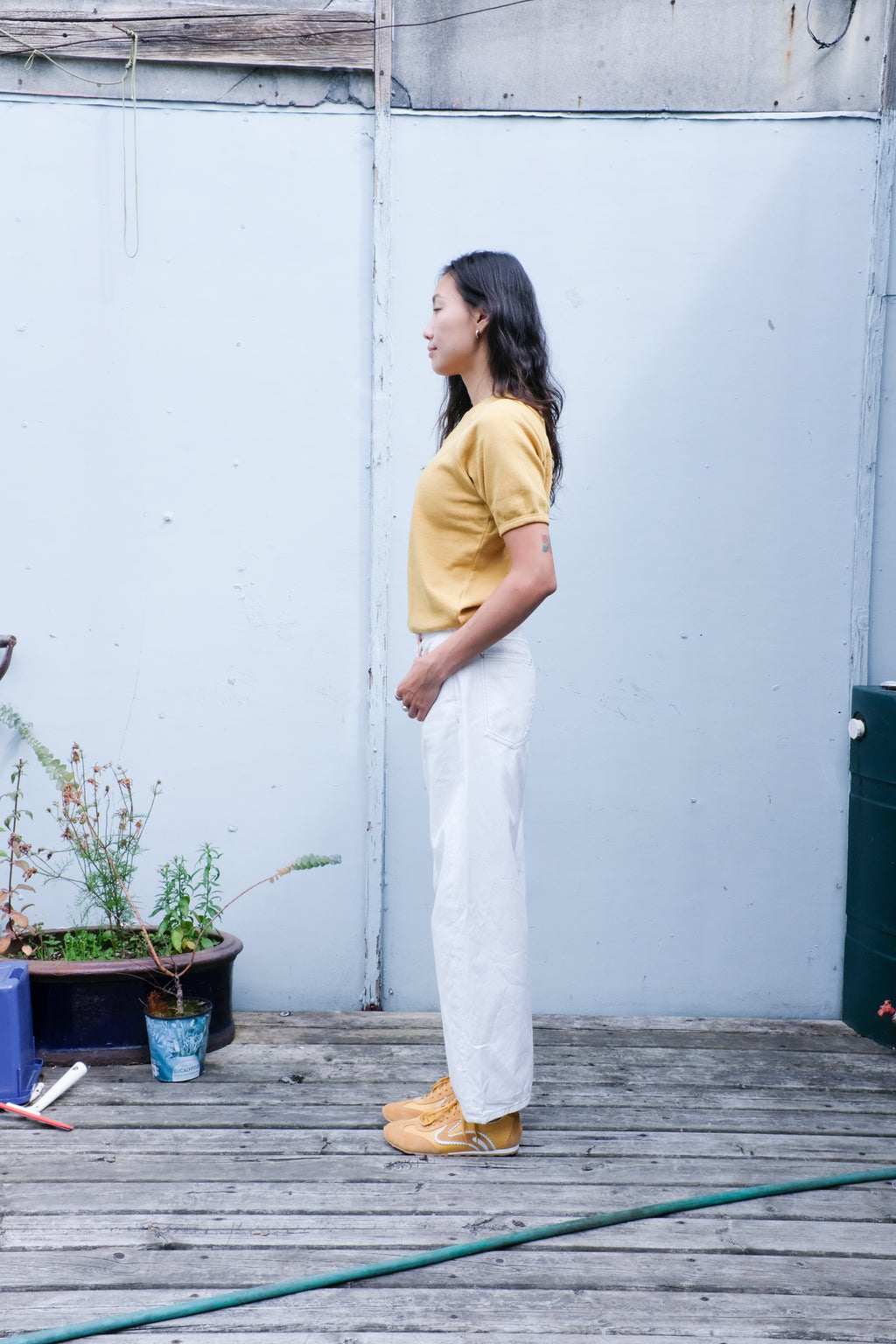 B-sides - Short Sleeve Sweatshirt - Marigold Overdye - Floppy Jean - Chalk White - side