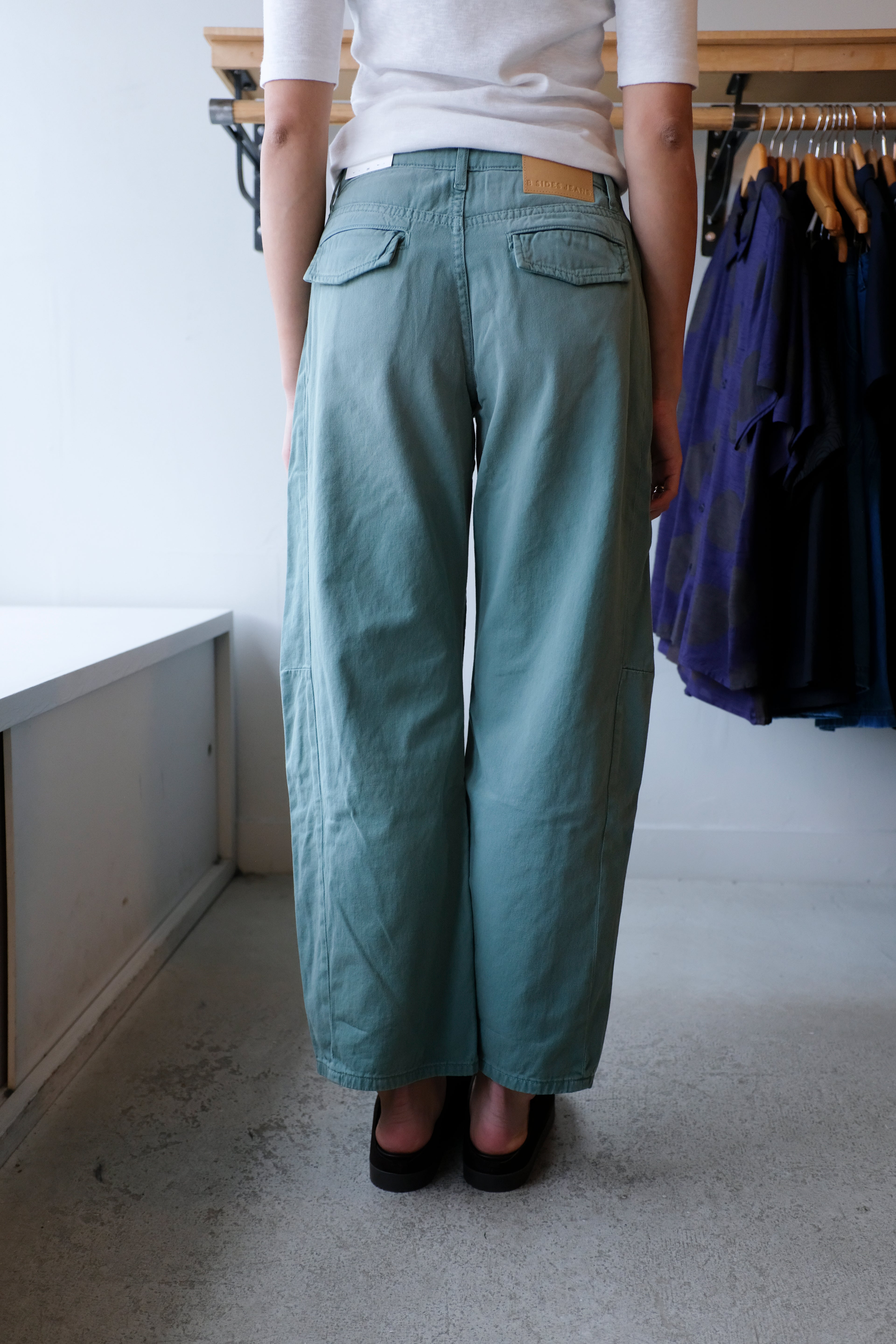 B-sides - Lango Lasso Chino - Lindon Overdye - back