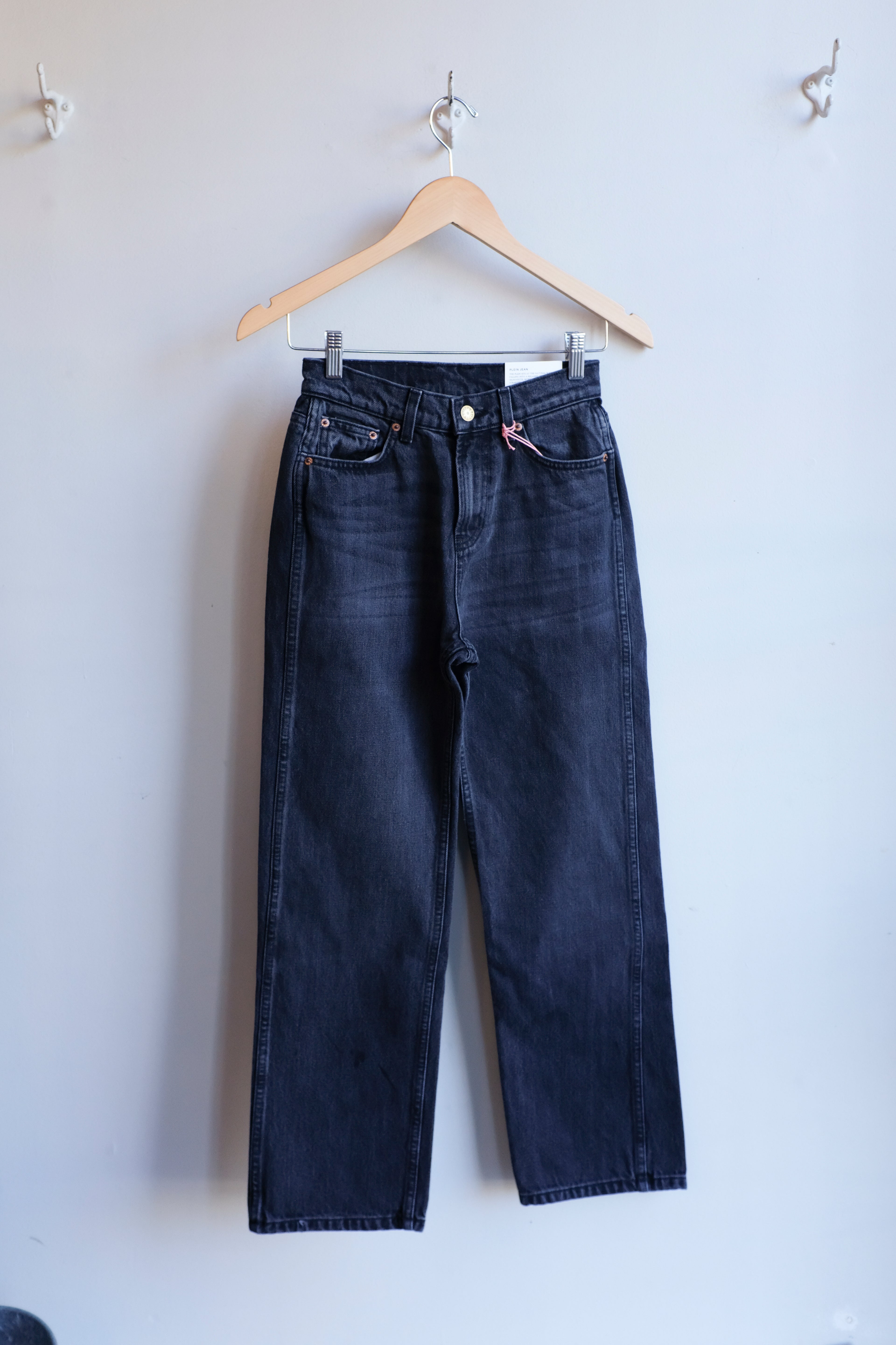 B-sides - Plein Jean - Still Black - Front