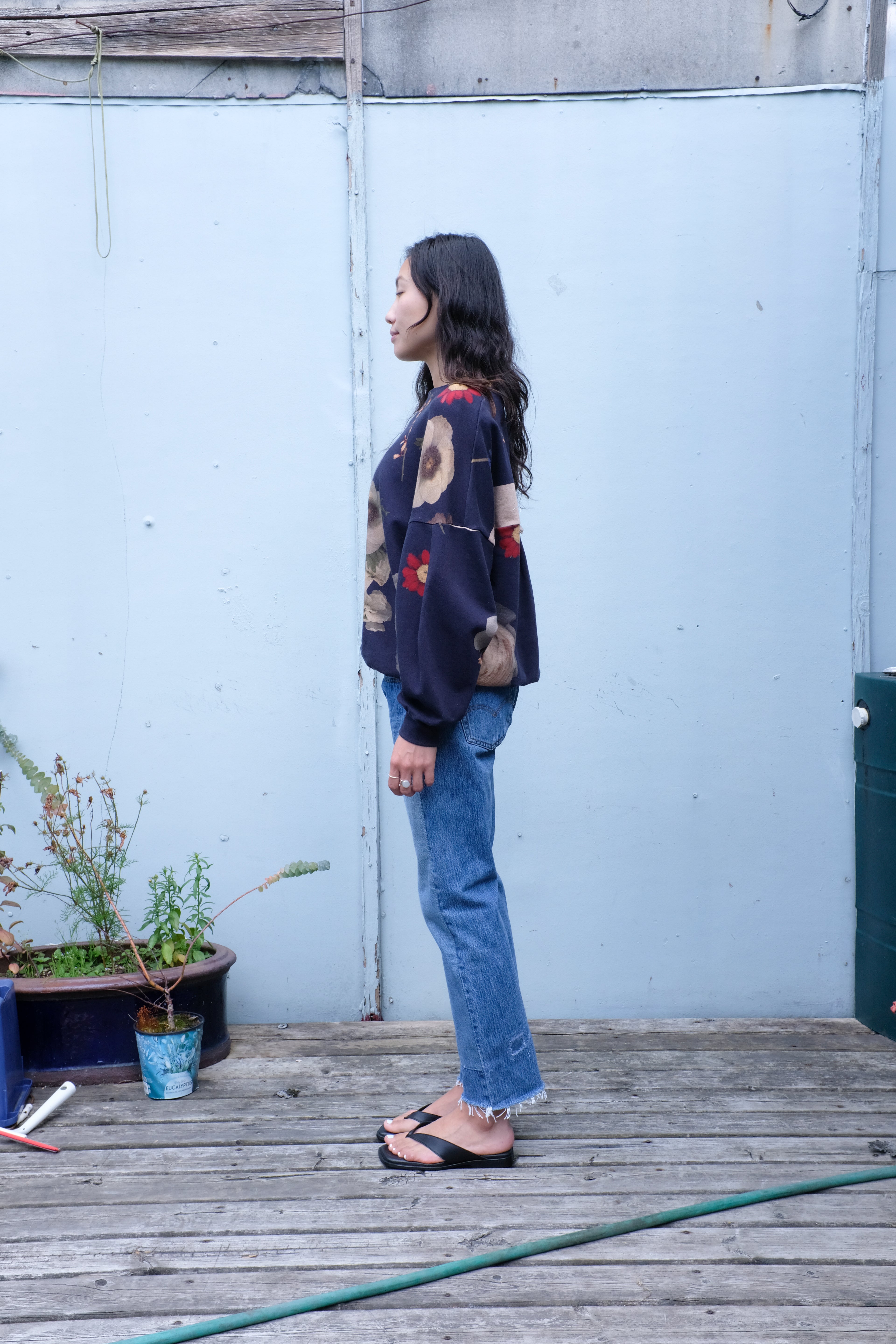 Anntian - Flowers Sweatshirt - Print X - bsides - Slim Lasso Jean - Ed Wash  -side