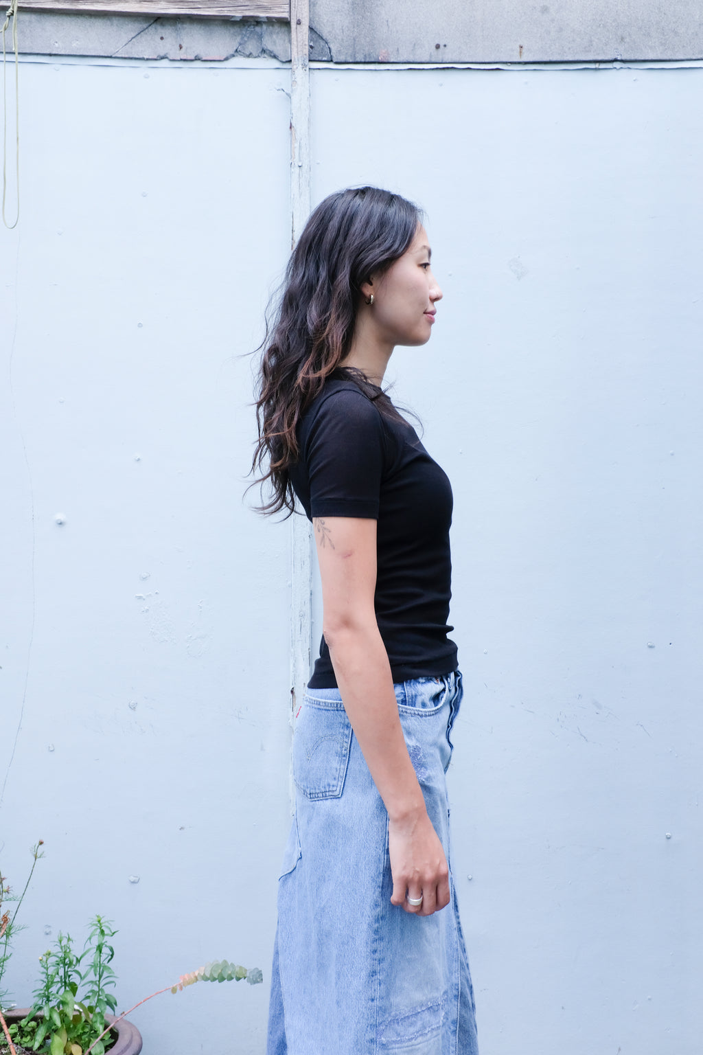 B-sides - Vivien Rib Tee - Black - side