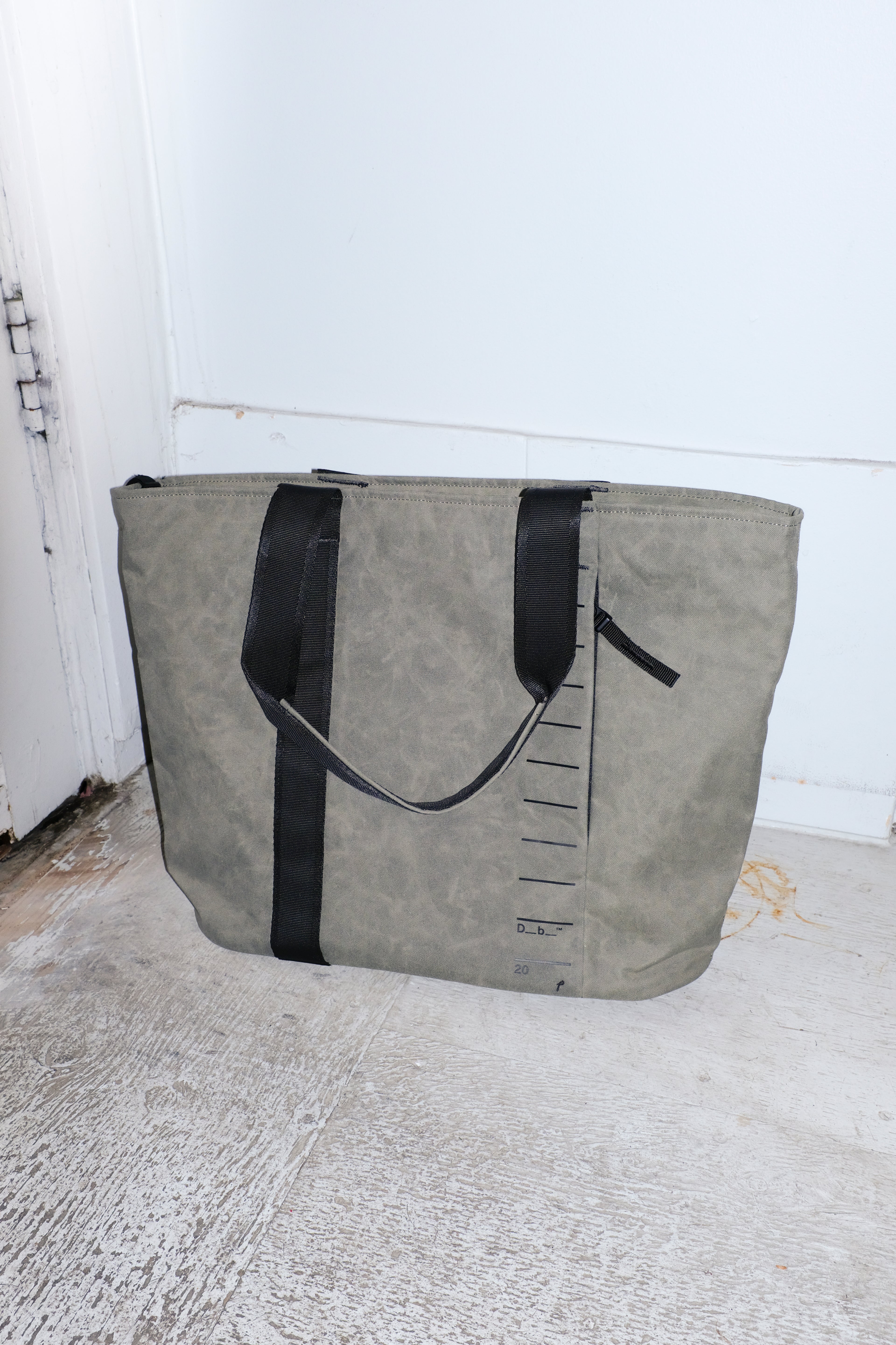 DB Journey - Essential Tote 20L - Forest Green - Closed
