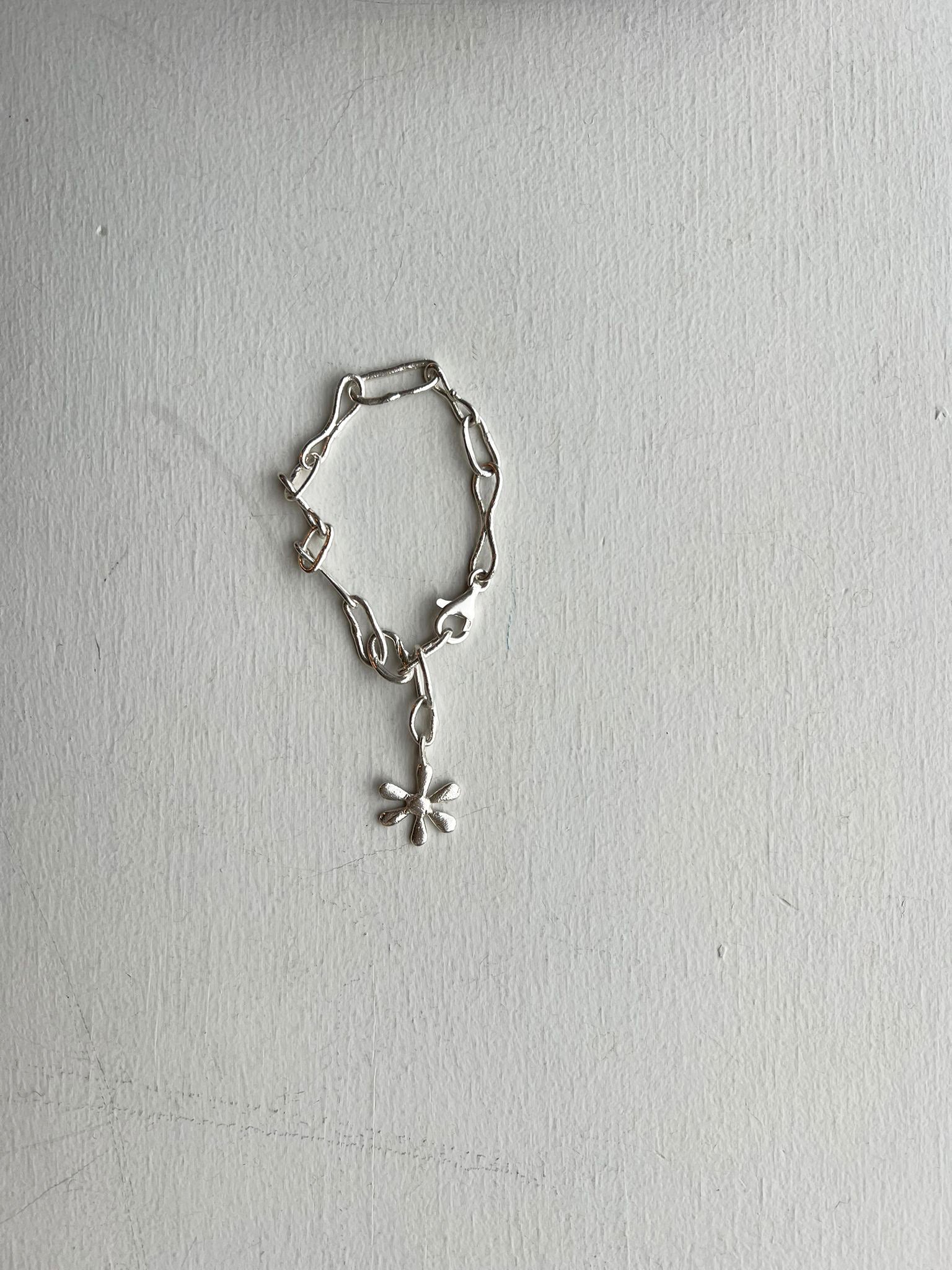 Erica Leal - Chain Bracelet - Single Daisy