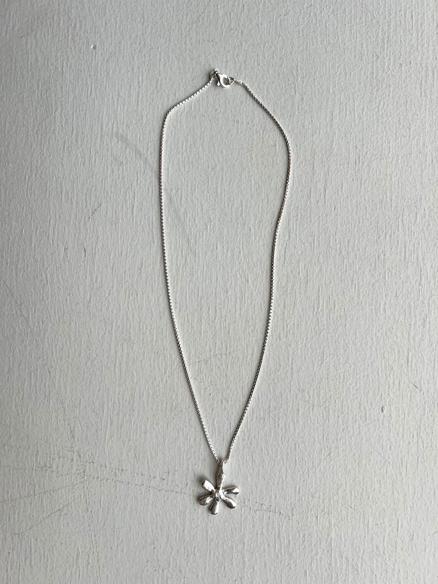 Erica Leal - Daisy Pendant Necklace