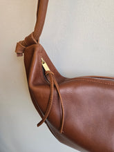 Load image into Gallery viewer, Erin Templeton Crescent Bag - Large Puff Strap zipper details
