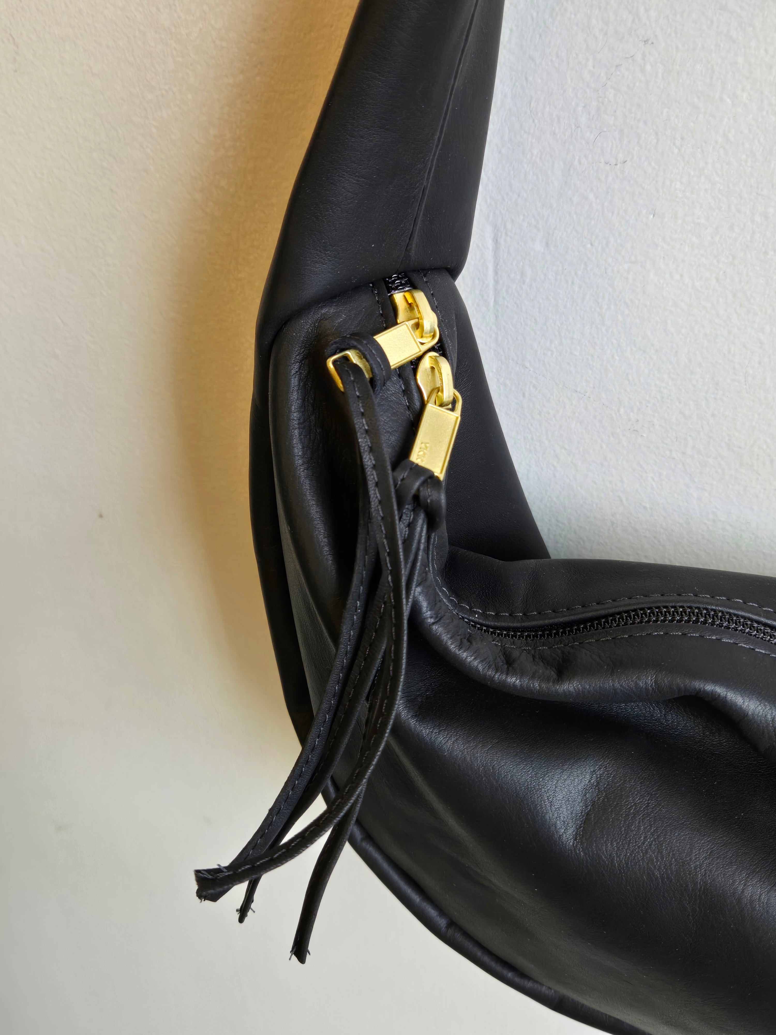 Erin Templeton - Leather Sling Bag - Large in Black zipper detail