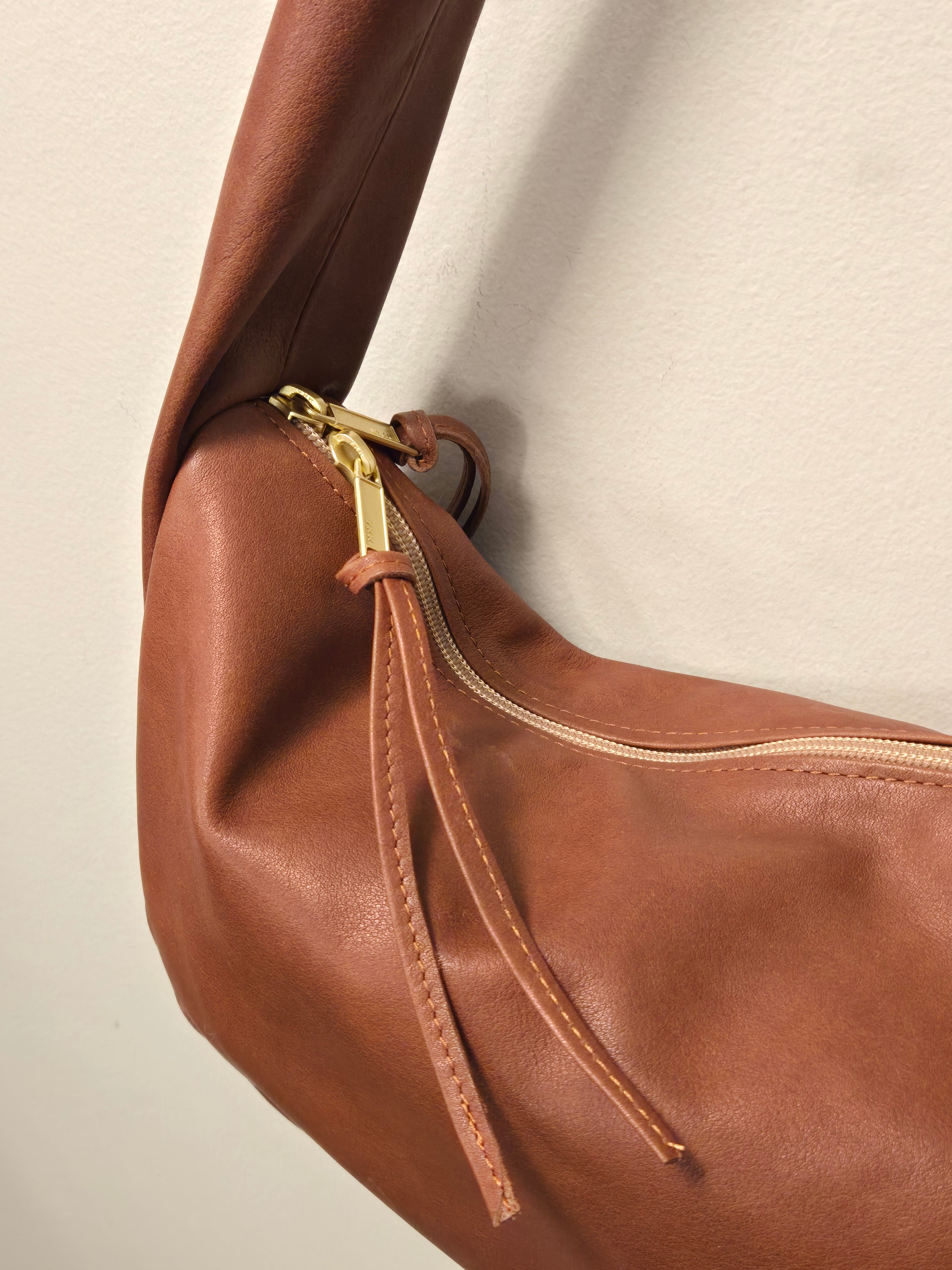 Erin Templeton - Leather Sling Bag - Large in Caramel zipper detail