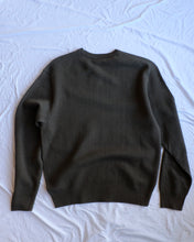 Load image into Gallery viewer, this photograph depict the back of the knit
