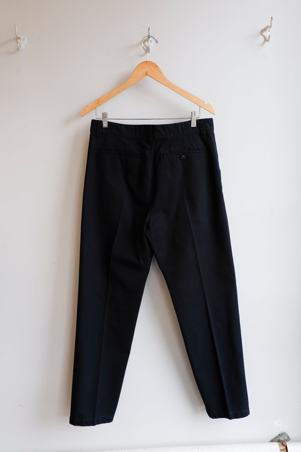 Filippa K - Carl Recycled Cotton Trouser - Black - flat back
