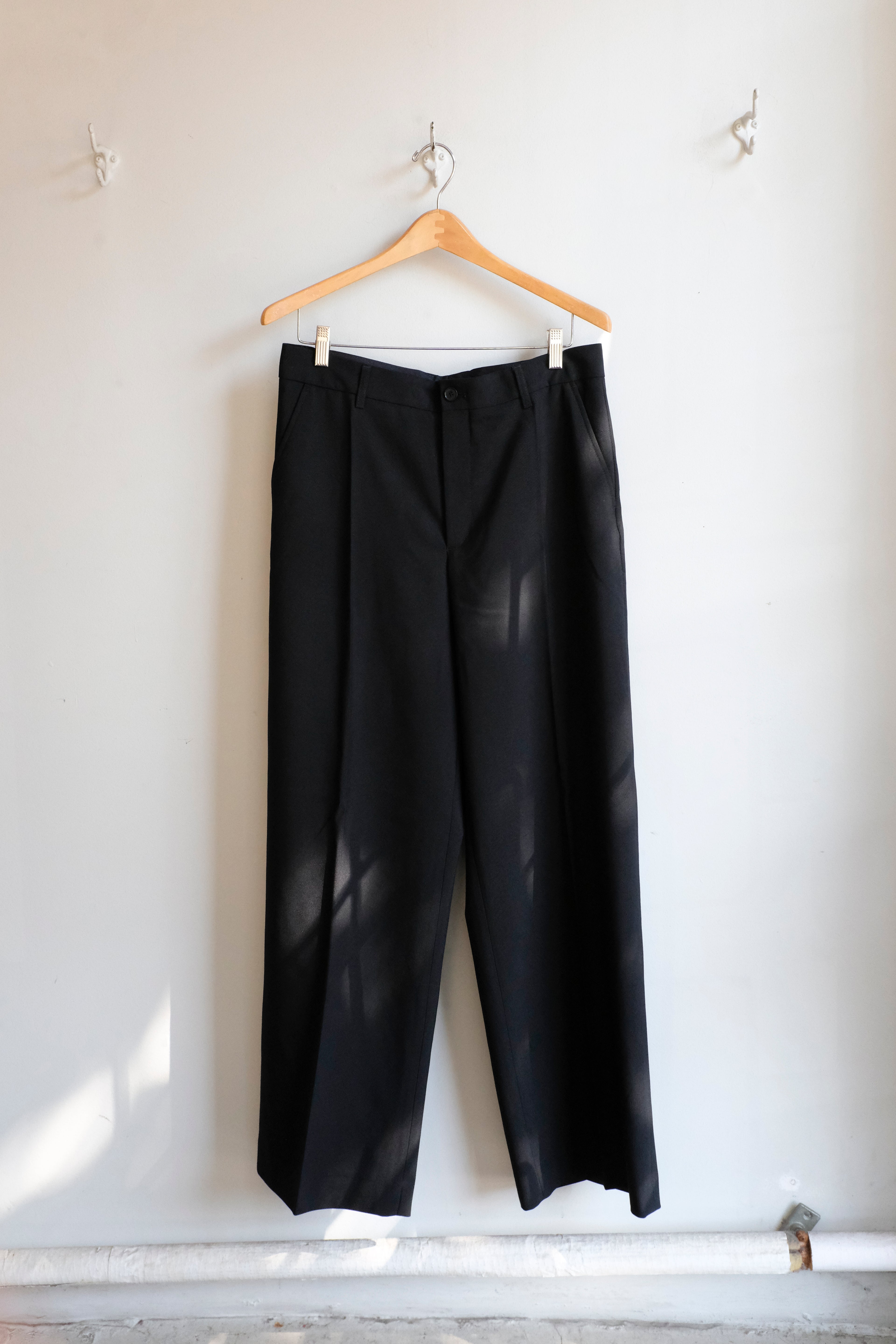 Filippa K - Hector Trousers - Black - flat front